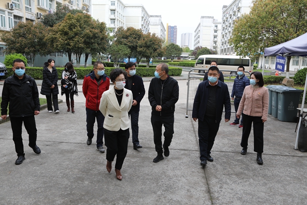 浙江传媒学院|校党委书记杨立平一行慰问居家观察区工作人员