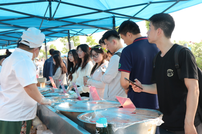 遇见“食”光，“味”你而来——江苏科技大学第十九届校园美食节圆满举办5.jpg